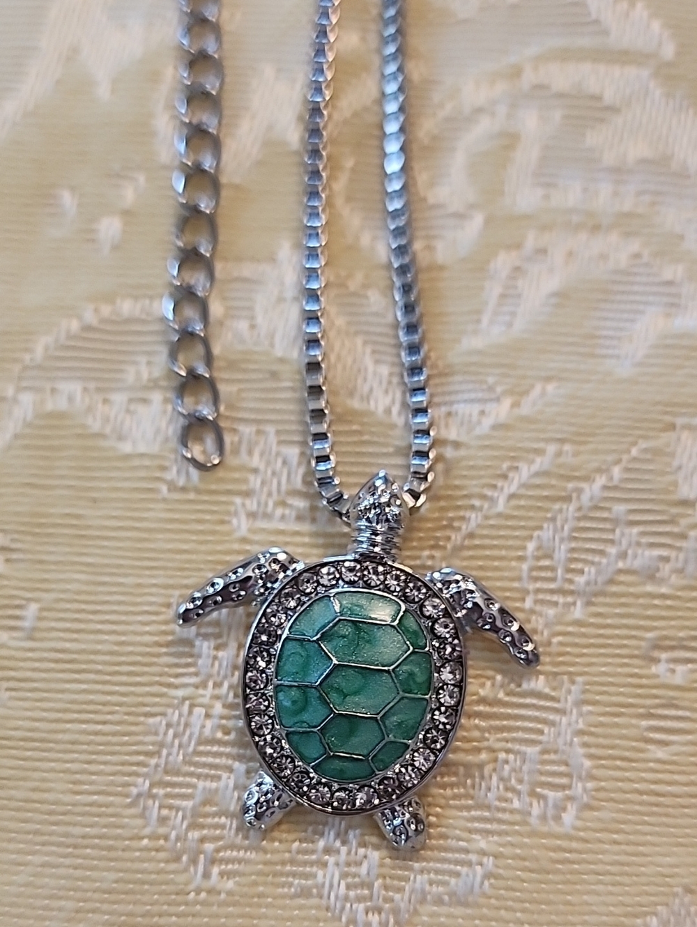 Turquiose Sparkle Turtle Pendent! - Picture 2 of 4